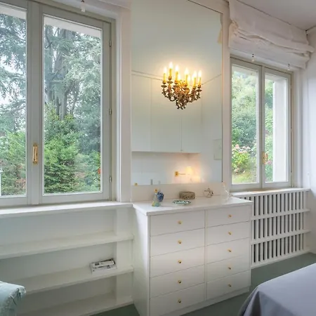 Sleeps 13 Pool Air Con Wifi