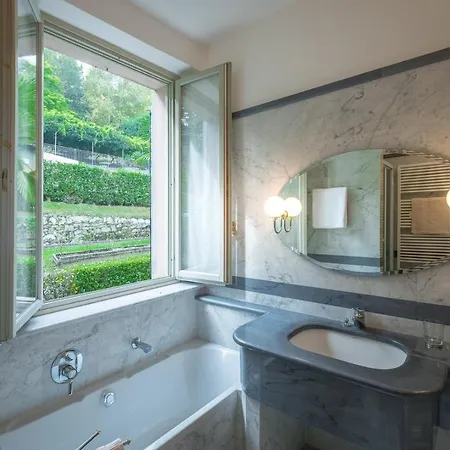 Sleeps 13 Pool Air Con Wifi *