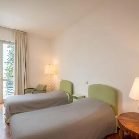 Sleeps 13 Pool Air Con Wifi * مييْنا