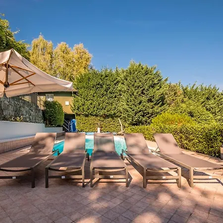 Sleeps 13 Pool Air Con Wifi 빌라 메이나