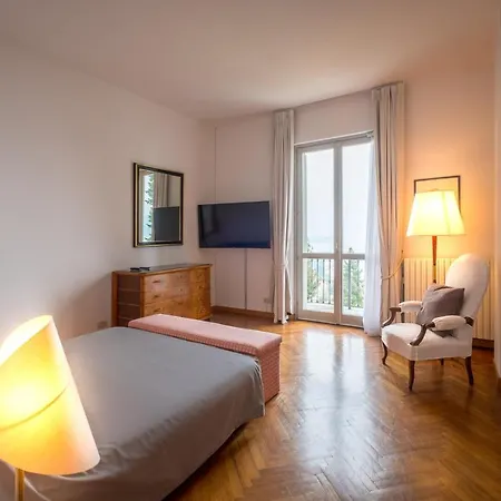 빌라 Sleeps 13 Pool Air Con Wifi 메이나